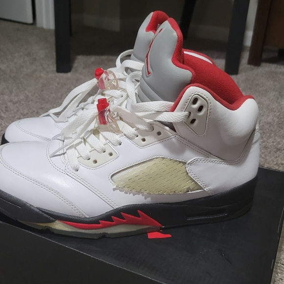 Jordan 4 Retro  'Fire Red' (2013) - Picture 1 of 14